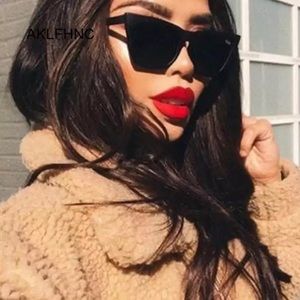 RICH” VINTAGE BLACK  SUNGLASSES